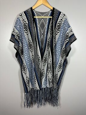 LAVA Southwestern Boho Tribal Aztec Fringe Open Poncho One Size